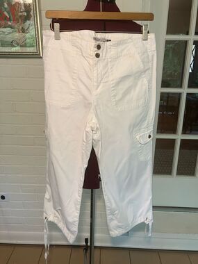 BandolinoBlu White Cargo Capri Pants - Lightweight Summer Utility Style